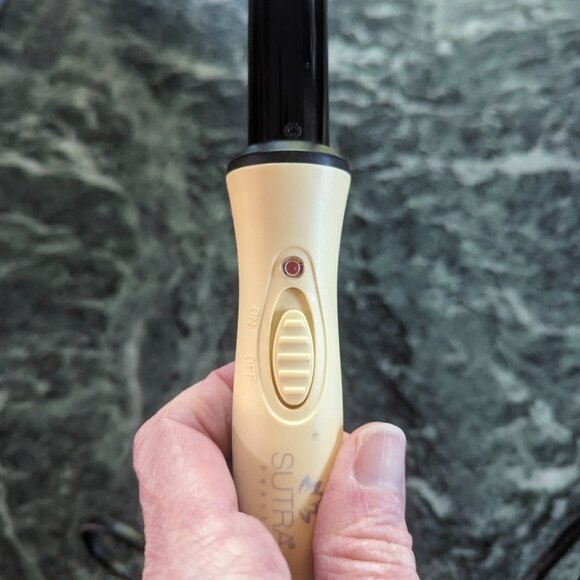 SUTRA Mini Curling Wand - Picture 4 of 5